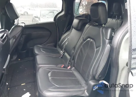 2019 Chrysler Pacifica Touring L Plus z USA, uszkodzony, nr VIN 2C4RC1EG6KR605398